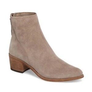 Dolce Vita Women’s Cassius Suede Leather Ankle Boot in Taupe Size 6